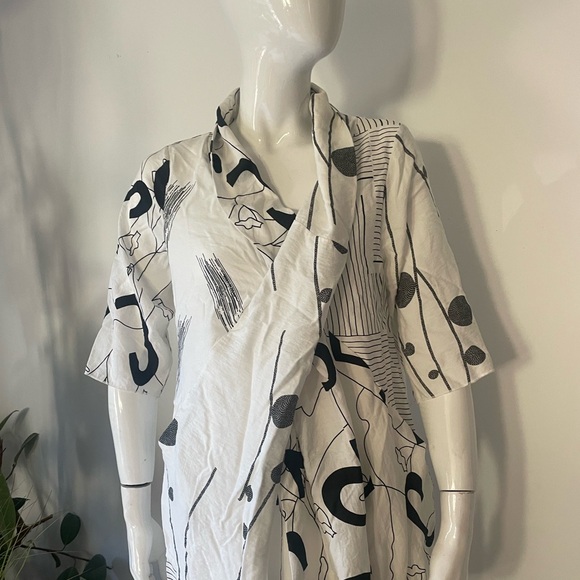 Minkas Black and White  dress abstract print - Picture 7 of 9